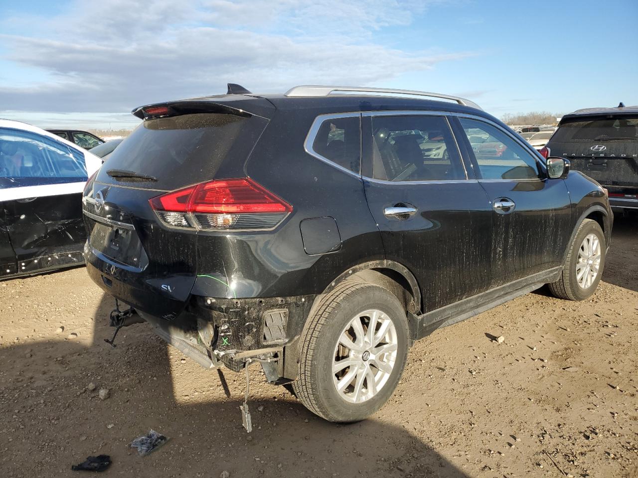 2017 Nissan Rogue VIN KNMAT2MTXHP565290 Copart auction photo, rear end / minor dent/scratches damage thumbnail 3