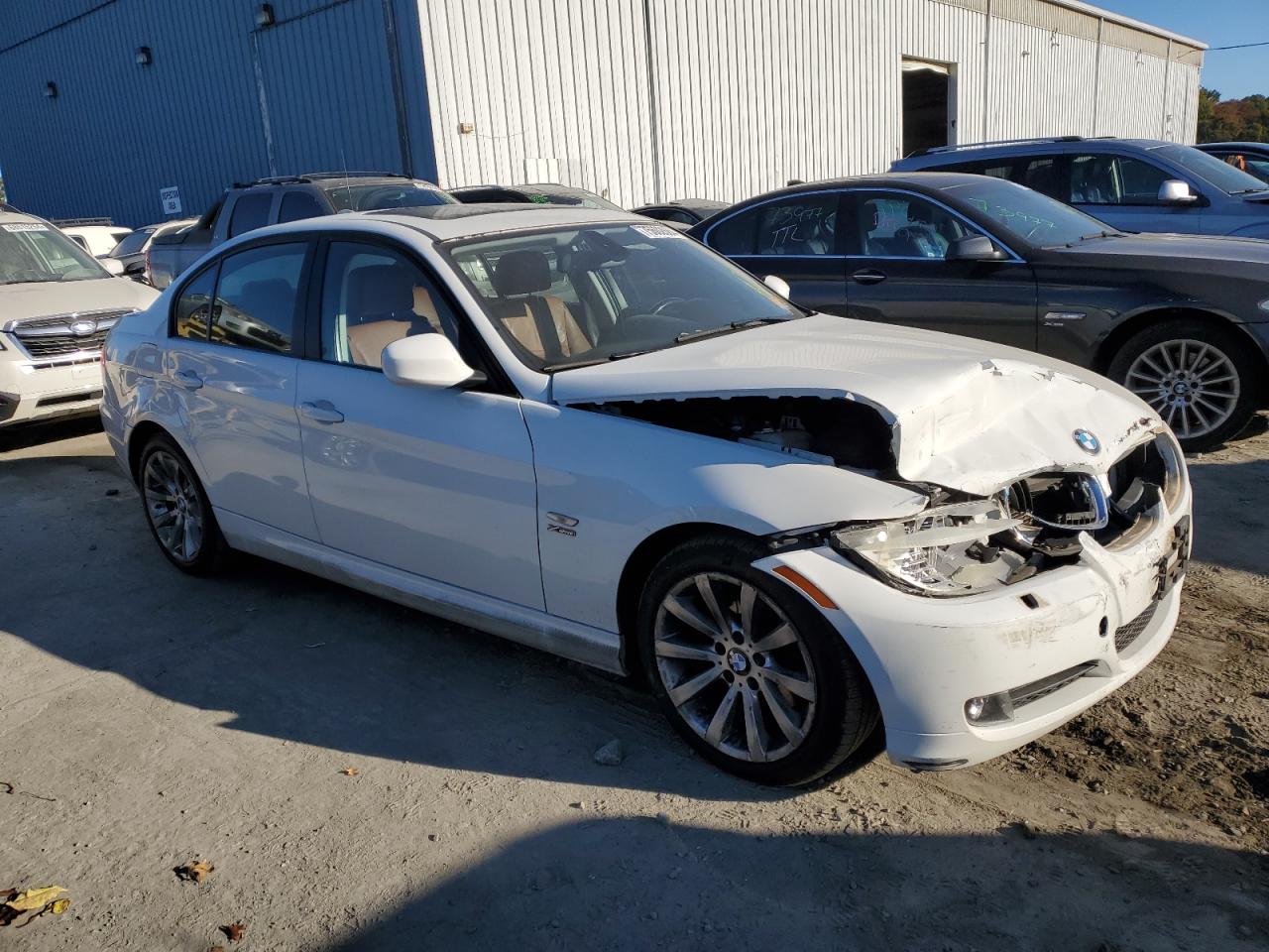 2011 BMW 3er VIN WBAPK5G50BNN24632 Copart auction photo, front end / minor dent/scratches damage thumbnail 4