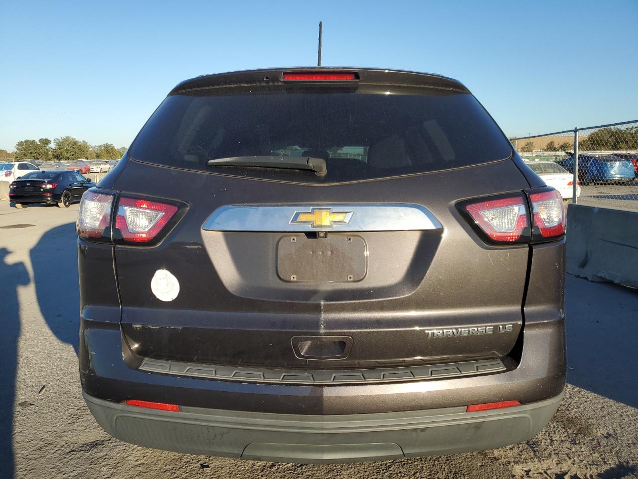 2015 Chevrolet Traverse VIN 1GNKRFED6FJ117976 Copart auction photo, minor dent/scratches damage thumbnail 6