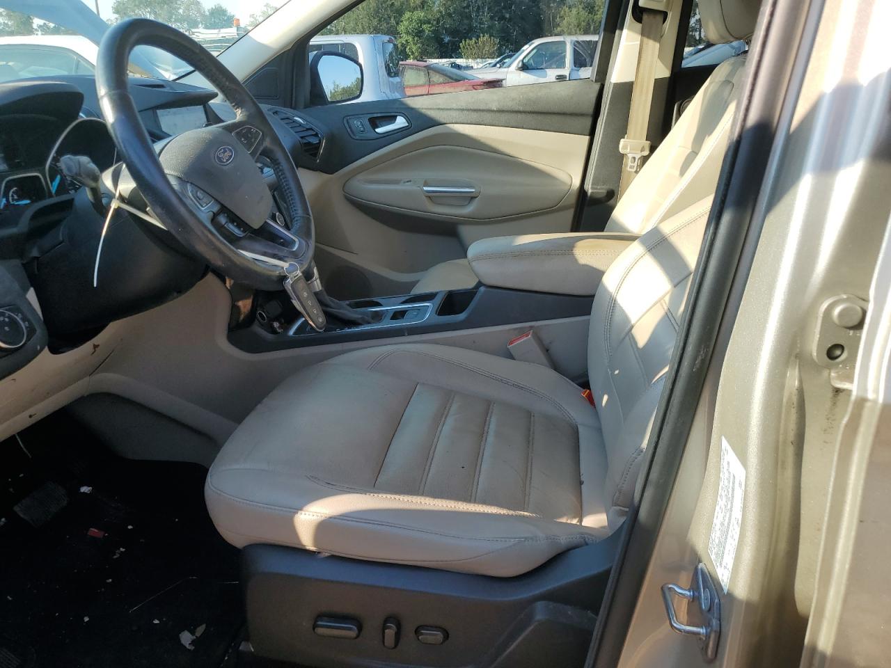 2017 Ford Escape VIN 1FMCU0J98HUD64035 Copart auction photo, front end damage thumbnail 7
