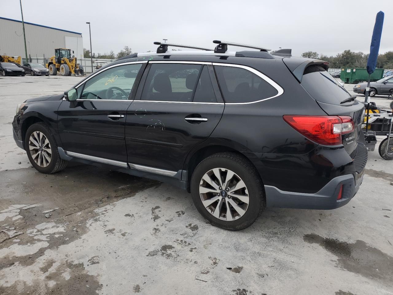 2018 Subaru Outback VIN 4S4BSATCXJ3230624 Copart auction photo, side damage thumbnail 2