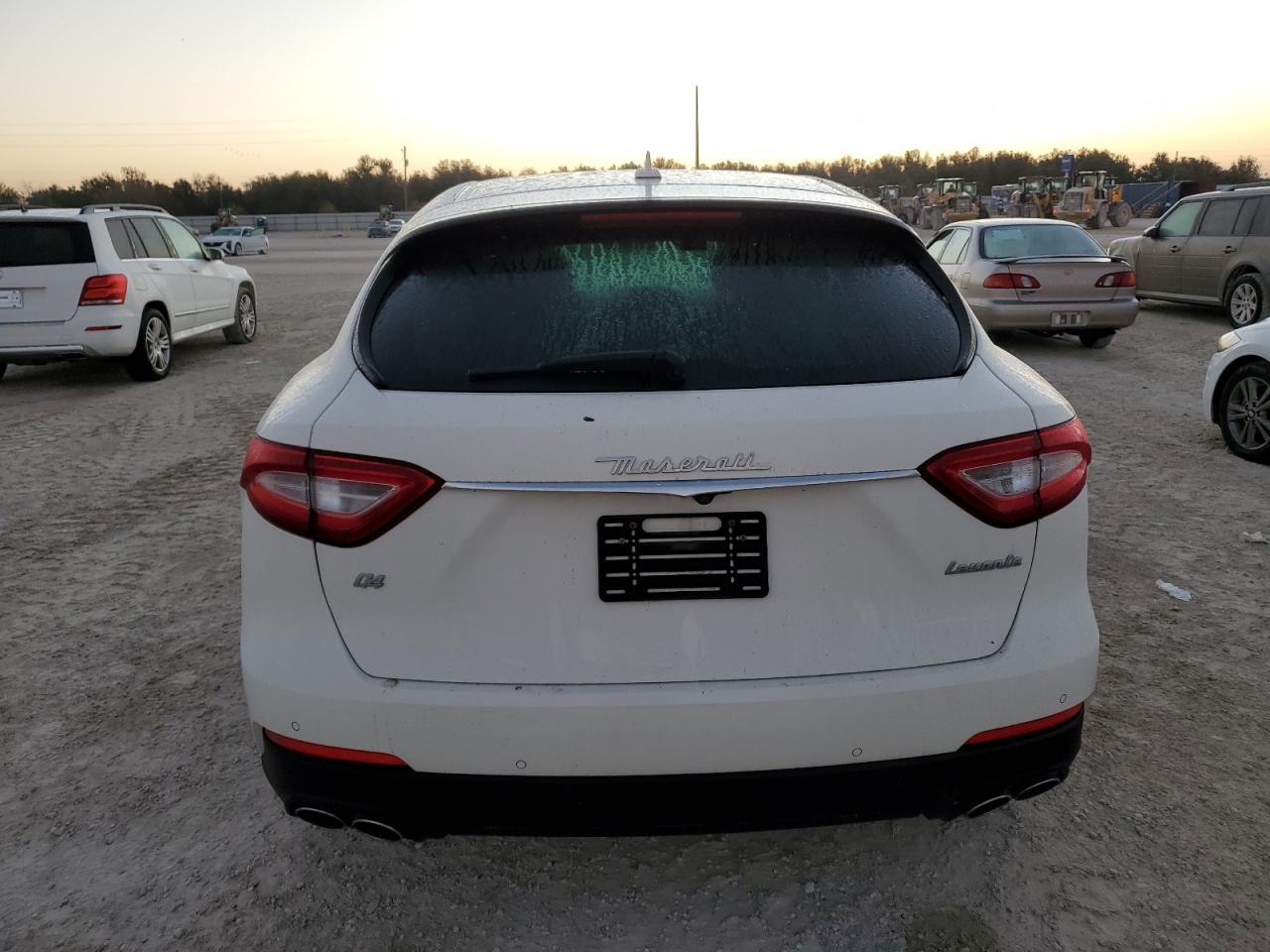 2018 Maserati Levante VIN ZN661XUA2JX289425 Copart auction photo, water/flood damage thumbnail 6