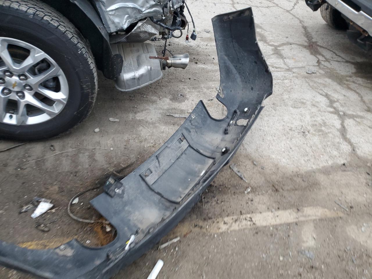 2018 Chevrolet Traverse VIN 1GNEVGKW4JJ212596 Copart auction photo, front end damage thumbnail 12