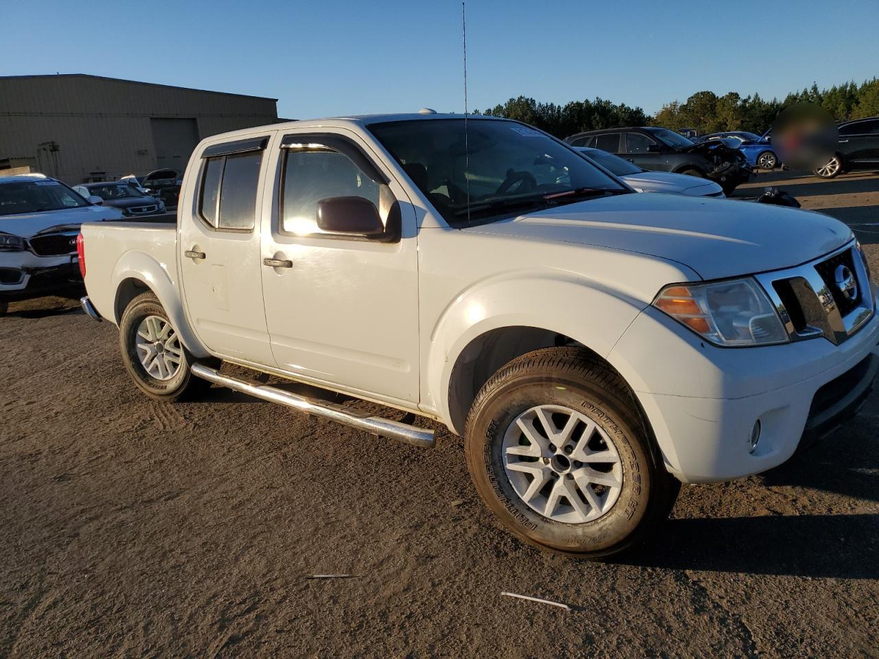 2016 Nissan Navara (Frontier) VIN 1N6AD0ER2GN743883 Copart auction photo, side / rear end damage thumbnail 4