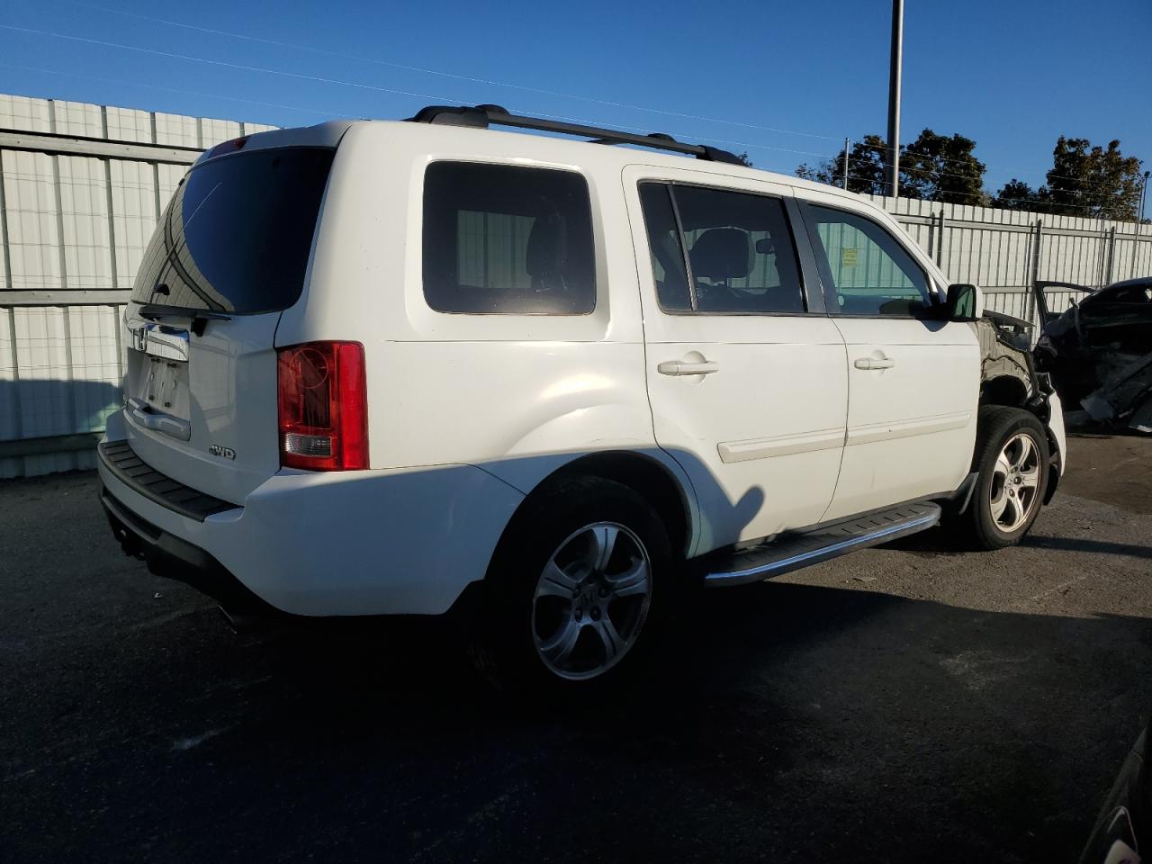 2015 Honda Pilot VIN 5FNYF4H57FB020586 Copart auction photo, front end damage thumbnail 3