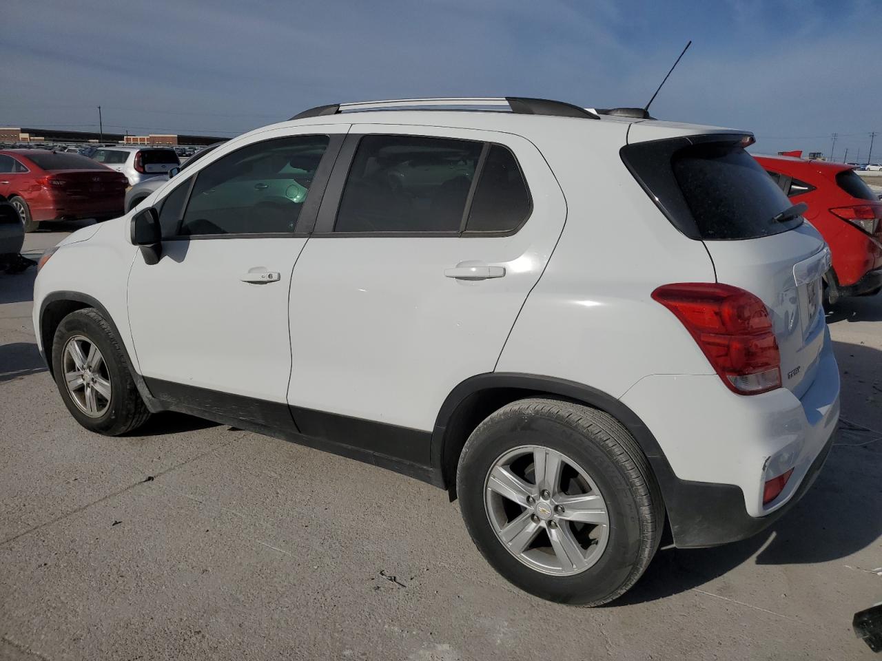 2022 Chevrolet Trax VIN KL7CJLSM2NB568187 Copart auction photo, side / rear end damage thumbnail 2