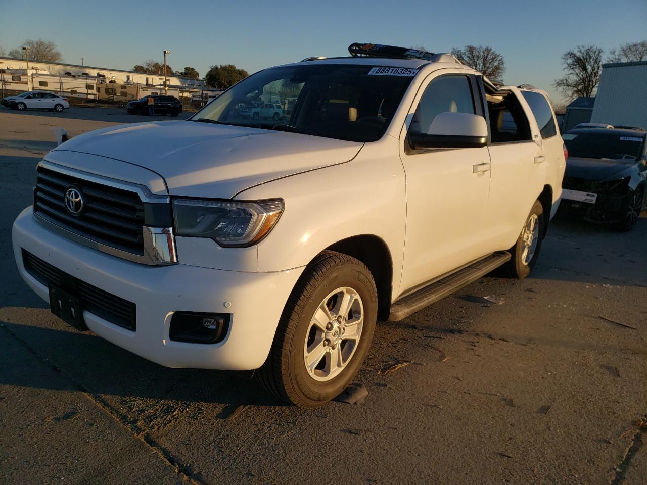 2018 Toyota Sequoia VIN 5TDBY5G19JS159062