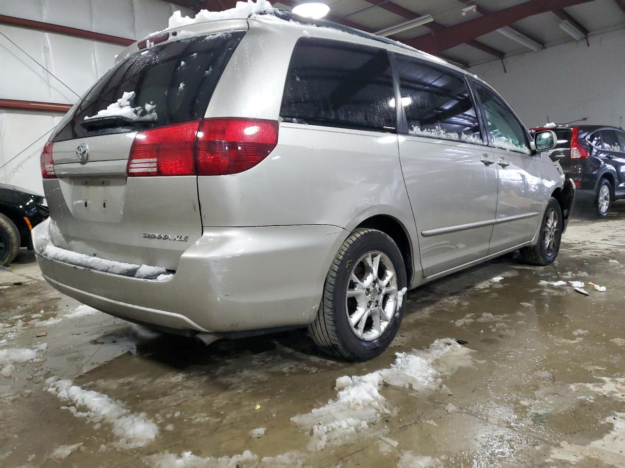 2004 Toyota Sienna VIN 5TDZA22C94S197292 Copart auction photo, front end damage thumbnail 3