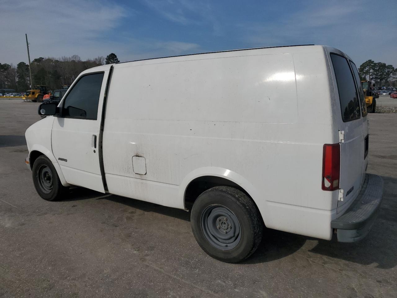 1999 Chevrolet Astro VIN 1GCDM19WXXB118140 Copart auction photo, front end / side damage thumbnail 2
