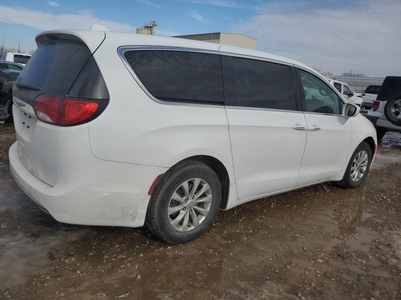 2018 Chrysler Pacifica VIN 2C4RC1FG1JR278762 Copart auction photo, front end damage thumbnail 3