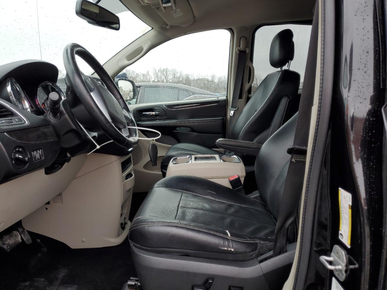 2013 Chrysler Town & Country VIN 2C4RC1BG7DR539029 Copart auction photo, front end damage thumbnail 7