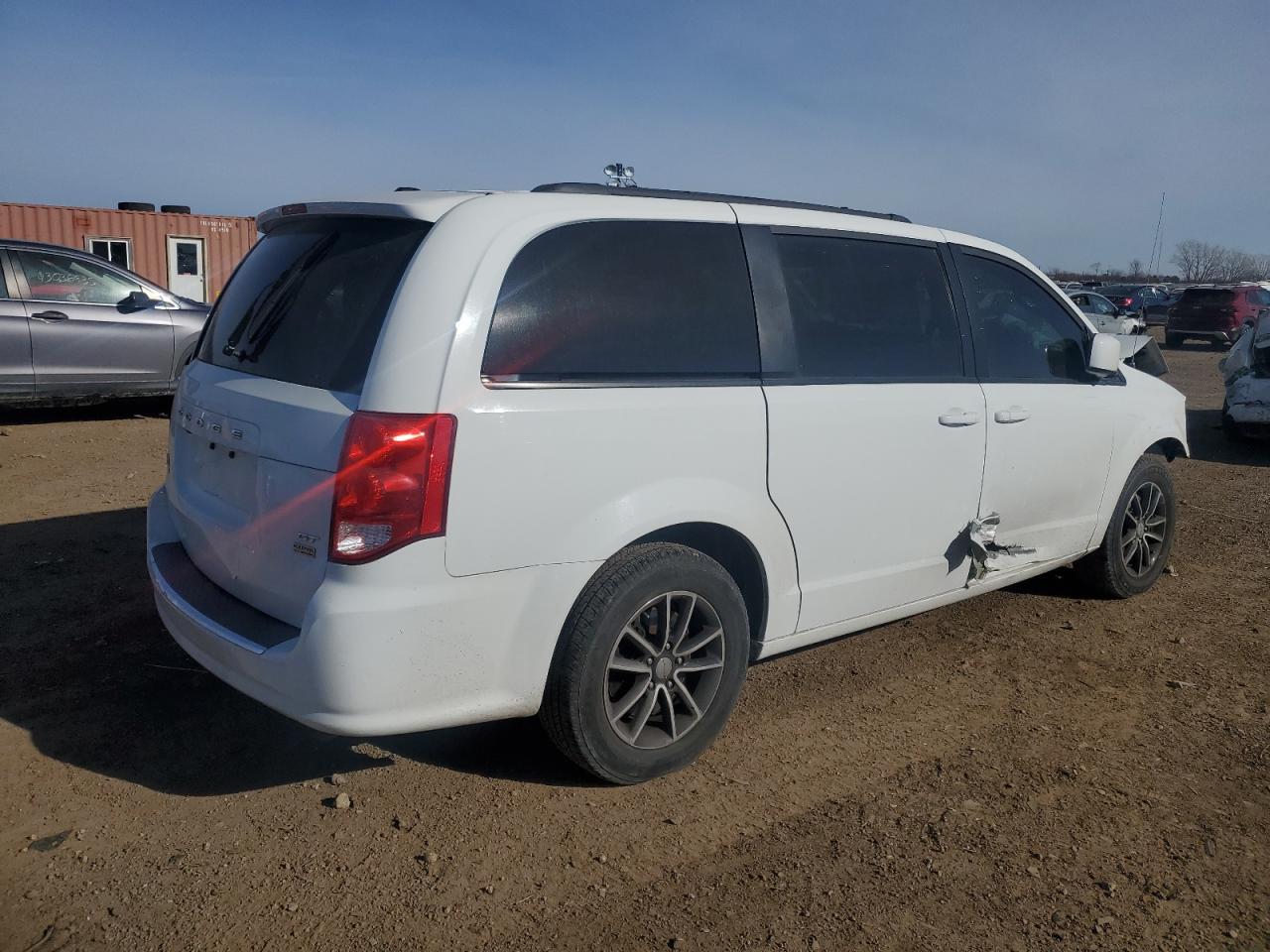 2018 Dodge Caravan VIN 2C4RDGEG8JR336576 Copart auction photo, front end / side damage thumbnail 3