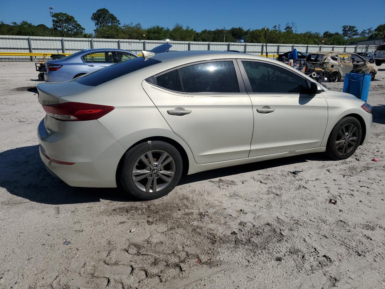 2017 Hyundai Elantra VIN KMHD84LFXHU069019 Copart auction photo, front end damage thumbnail 3