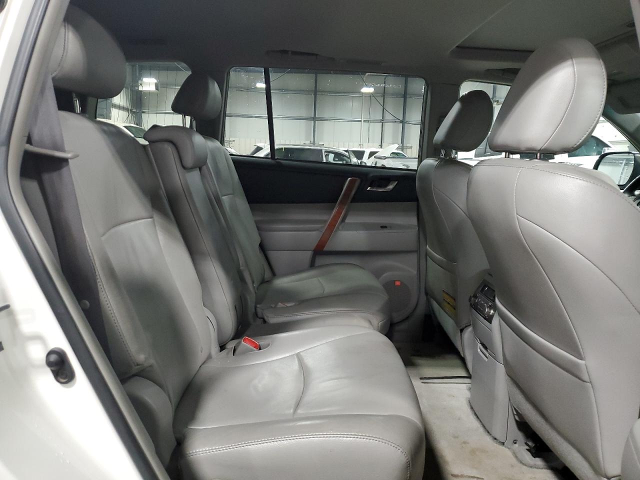 2010 Toyota Highlander VIN 5TDDK3EH3AS030068 Copart auction photo, front end damage thumbnail 11