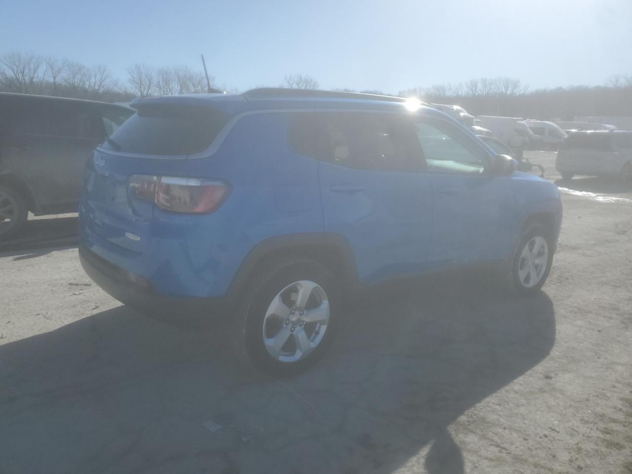 2019 Jeep Compass VIN 3C4NJDBB1KT656853 Copart auction photo, side damage thumbnail 3