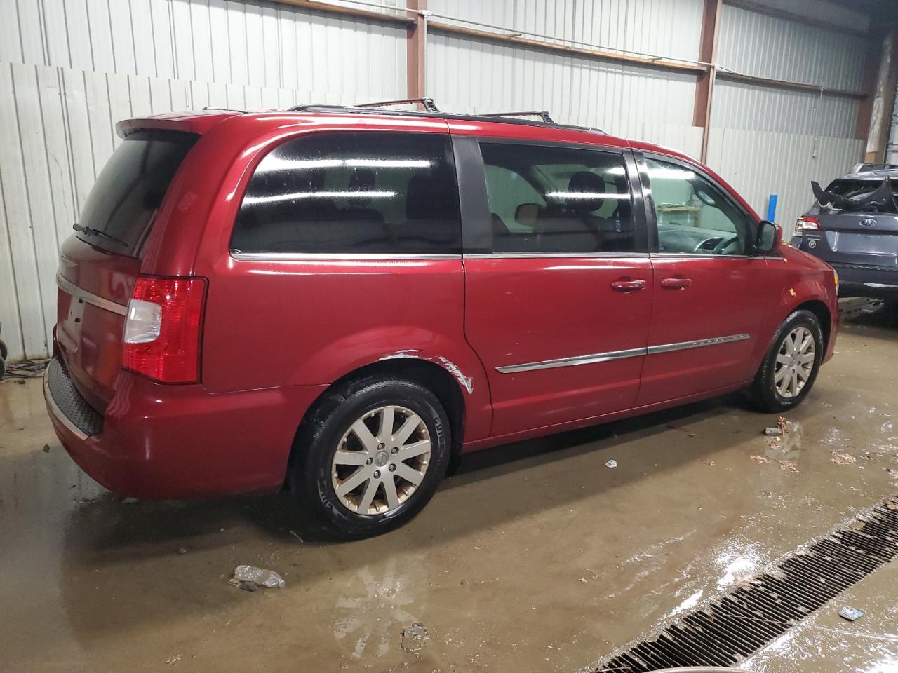 2014 Chrysler Town & Country VIN 2C4RC1BG2ER373424 Copart auction photo, front end damage thumbnail 3