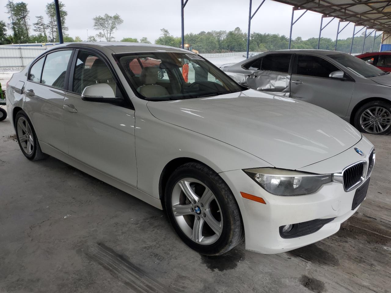 2015 BMW 3er VIN WBA3B1C5XFK137753 Copart auction photo, front end / minor dent/scratches damage thumbnail 4