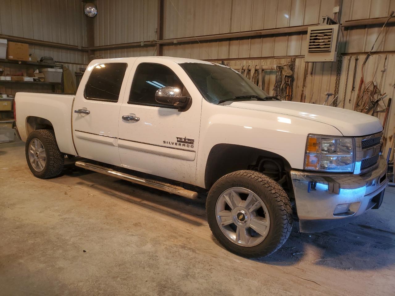 2013 Chevrolet Silverado VIN 3GCPCSE02DG348958 Copart auction photo, side / minor dent/scratches damage thumbnail 4