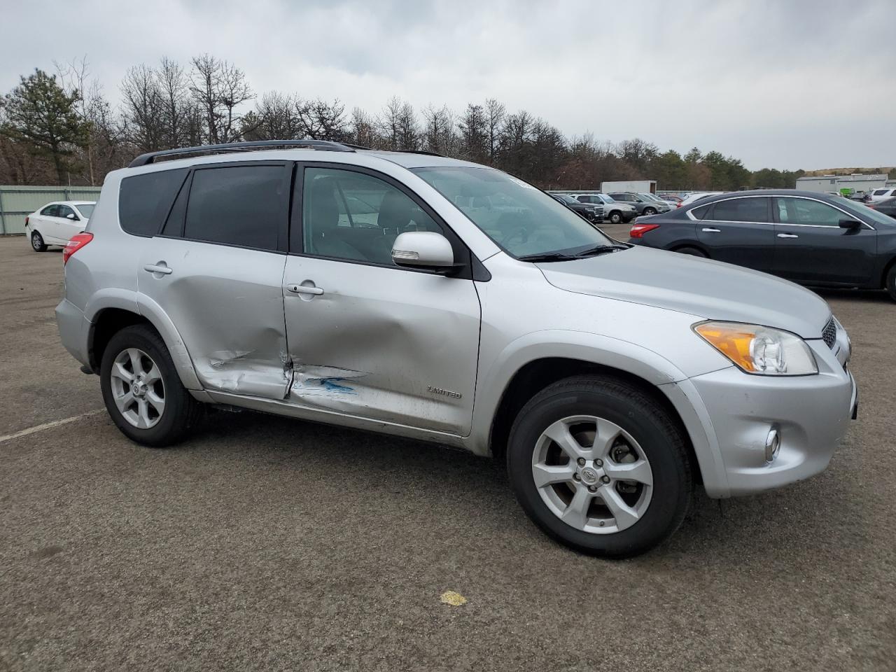 2012 Toyota RAV 4 VIN 2T3DK4DV0CW093871 Copart auction photo, side / minor dent/scratches damage thumbnail 4