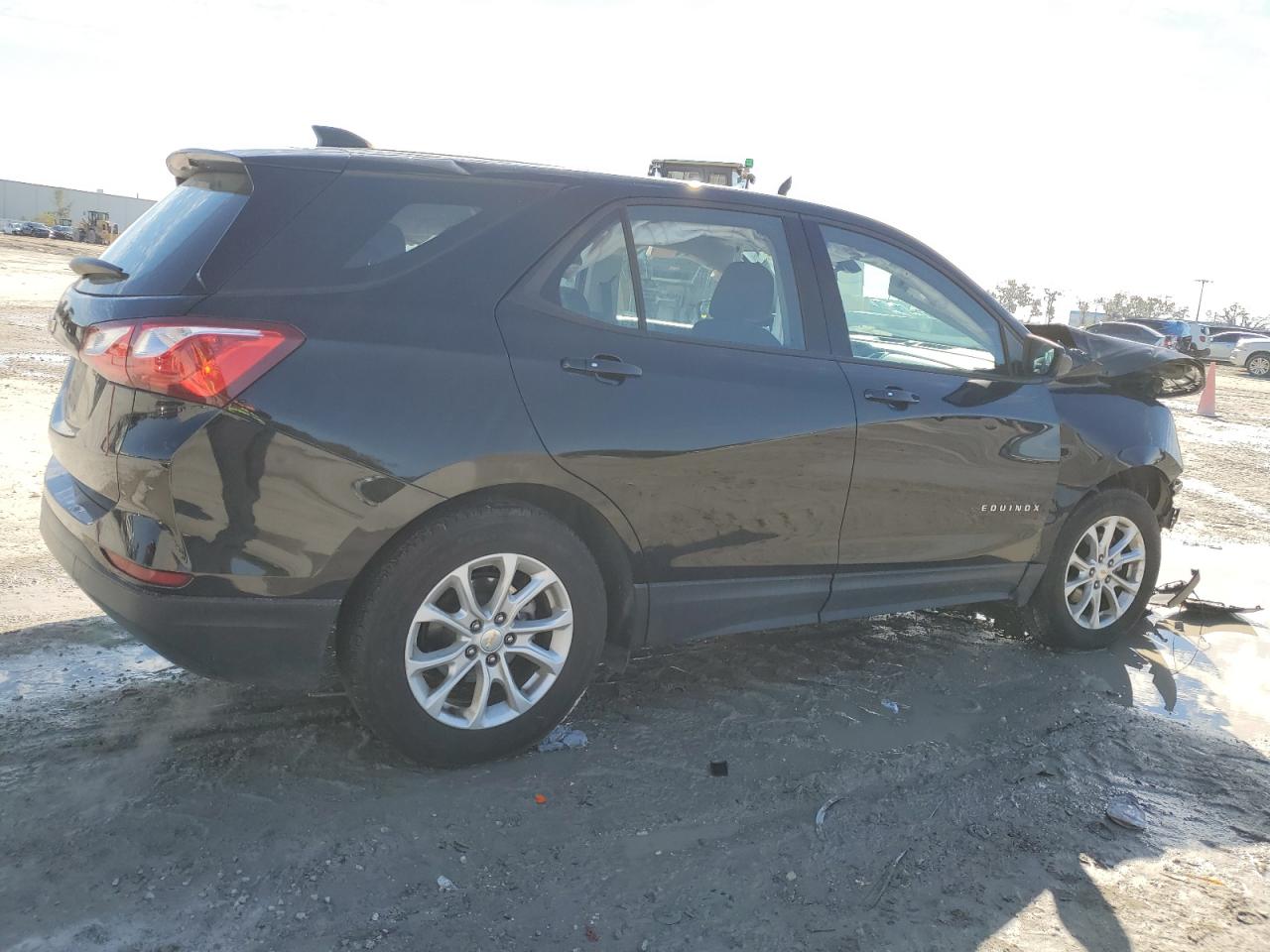 2019 Chevrolet Equinox VIN 2GNAXHEV1K6255227 Copart auction photo, front end damage thumbnail 3