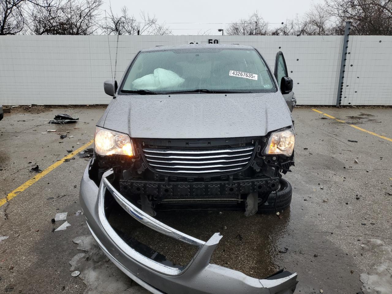 2016 Chrysler Town & Country VIN 2C4RC1BG2GR186901 Copart auction photo, all over damage thumbnail 5