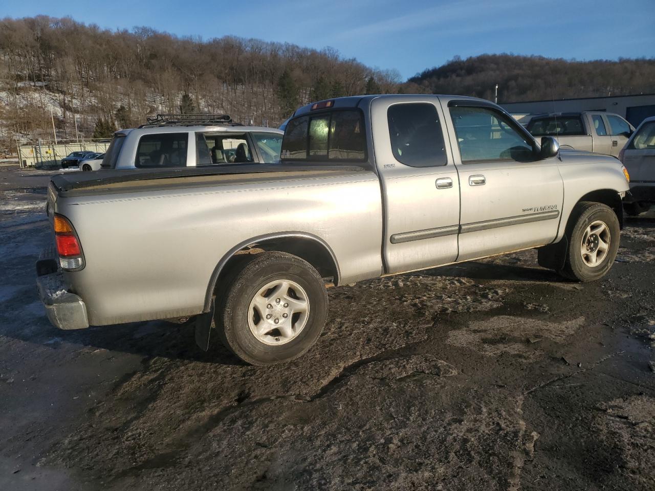 2004 Toyota Tundra VIN 5TBRT34194S451815 Copart auction photo, front end damage thumbnail 3