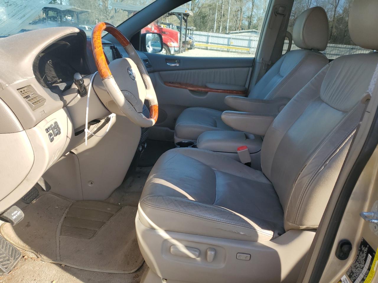 2010 Toyota Sienna VIN 5TDYK4CC3AS299184 Copart auction photo, front end damage thumbnail 7