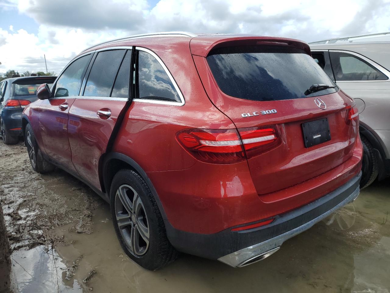 2017 Mercedes-Benz GLC VIN WDC0G4JB5HF117644 Copart auction photo, water/flood / minor dent/scratches damage thumbnail 2