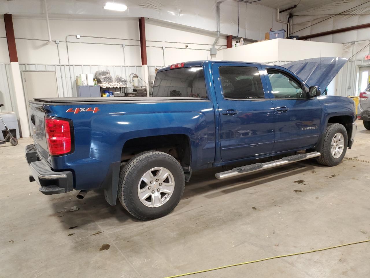 2018 Chevrolet Silverado VIN 3GCUKREC8JG515733 Copart auction photo, burn / minor dent/scratches damage thumbnail 3