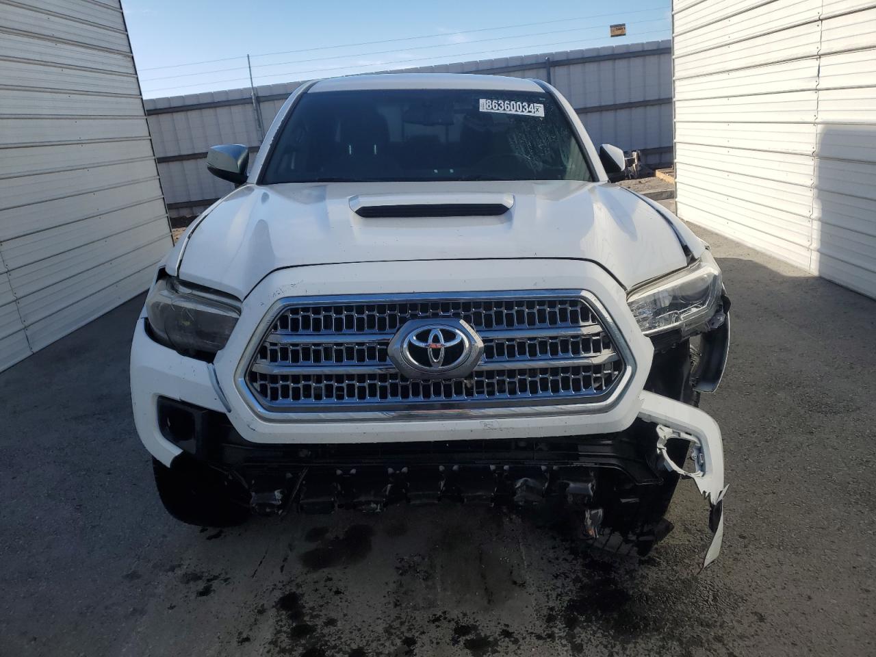 2017 Toyota Tacoma VIN 3TMCZ5AN3HM051401 Copart auction photo, front end / rear end damage thumbnail 5