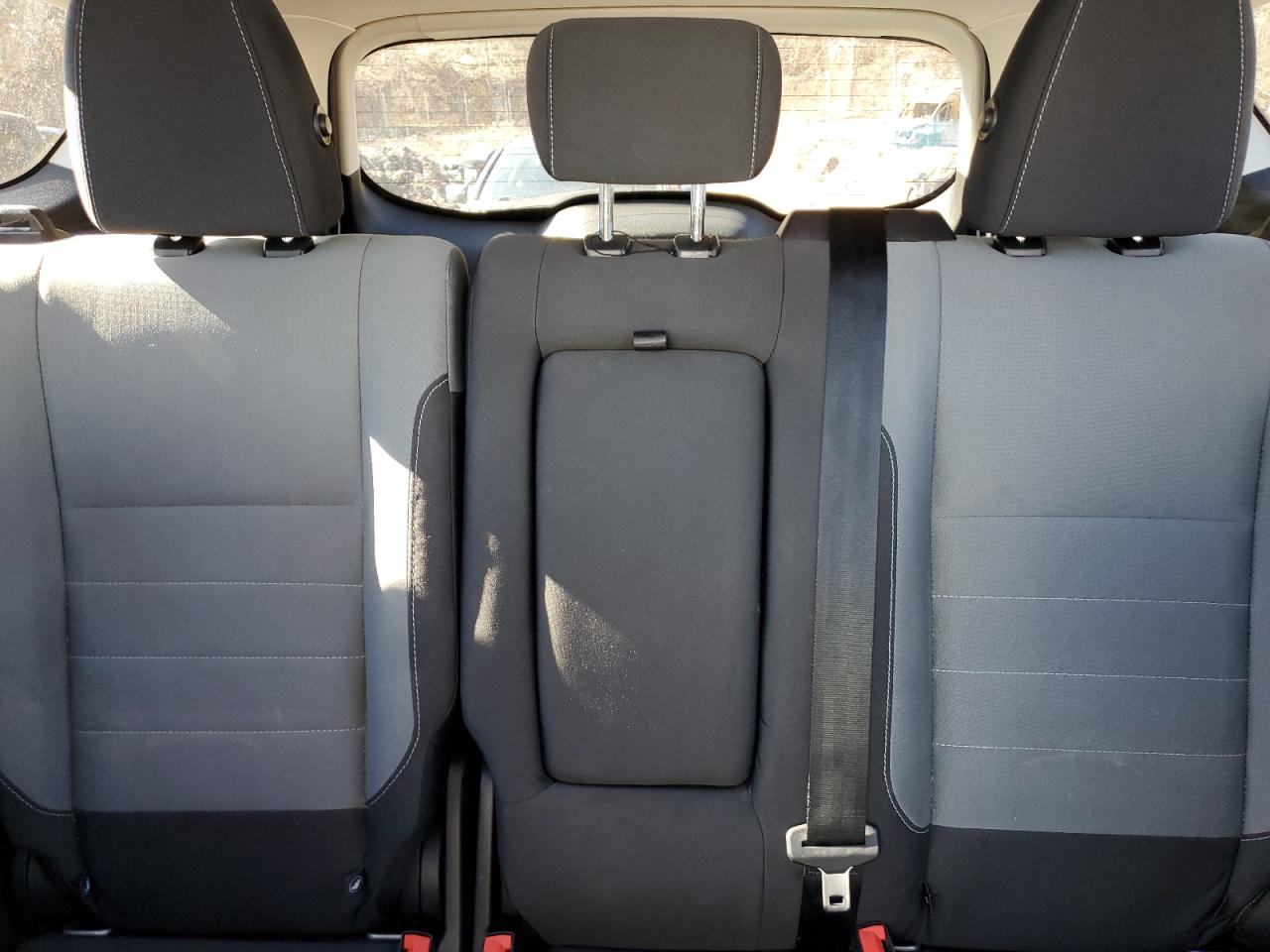 2016 Ford Escape VIN 1FMCU9GX2GUB18400 Copart auction photo, minor dent/scratches damage thumbnail 10