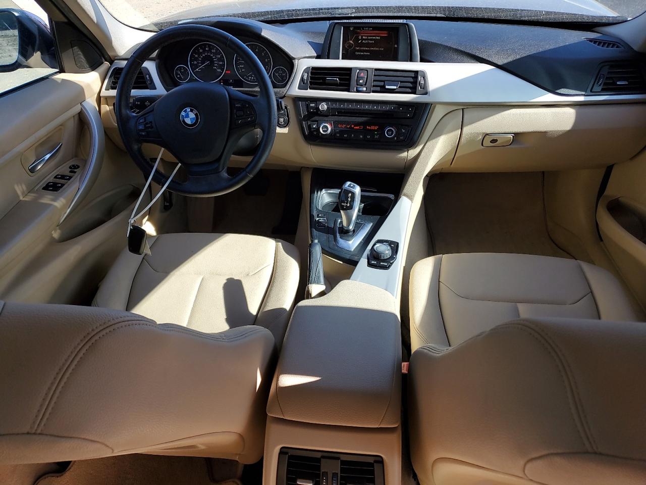 2015 BMW 3er VIN WBA3C3C58FK203452 Copart auction photo, front end / minor dent/scratches damage thumbnail 8
