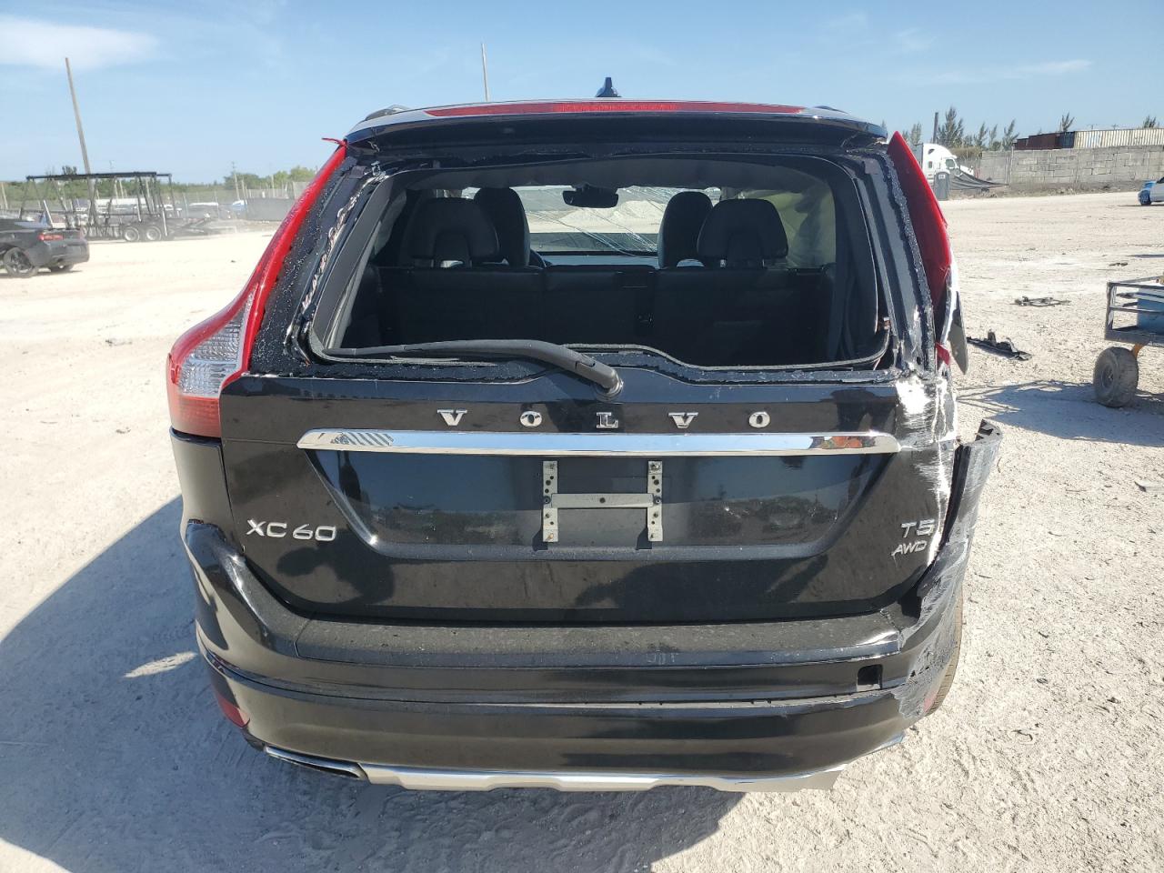2015 Volvo XC60 VIN YV4612RKXF2692480 Copart auction photo, front end / rear end damage thumbnail 6