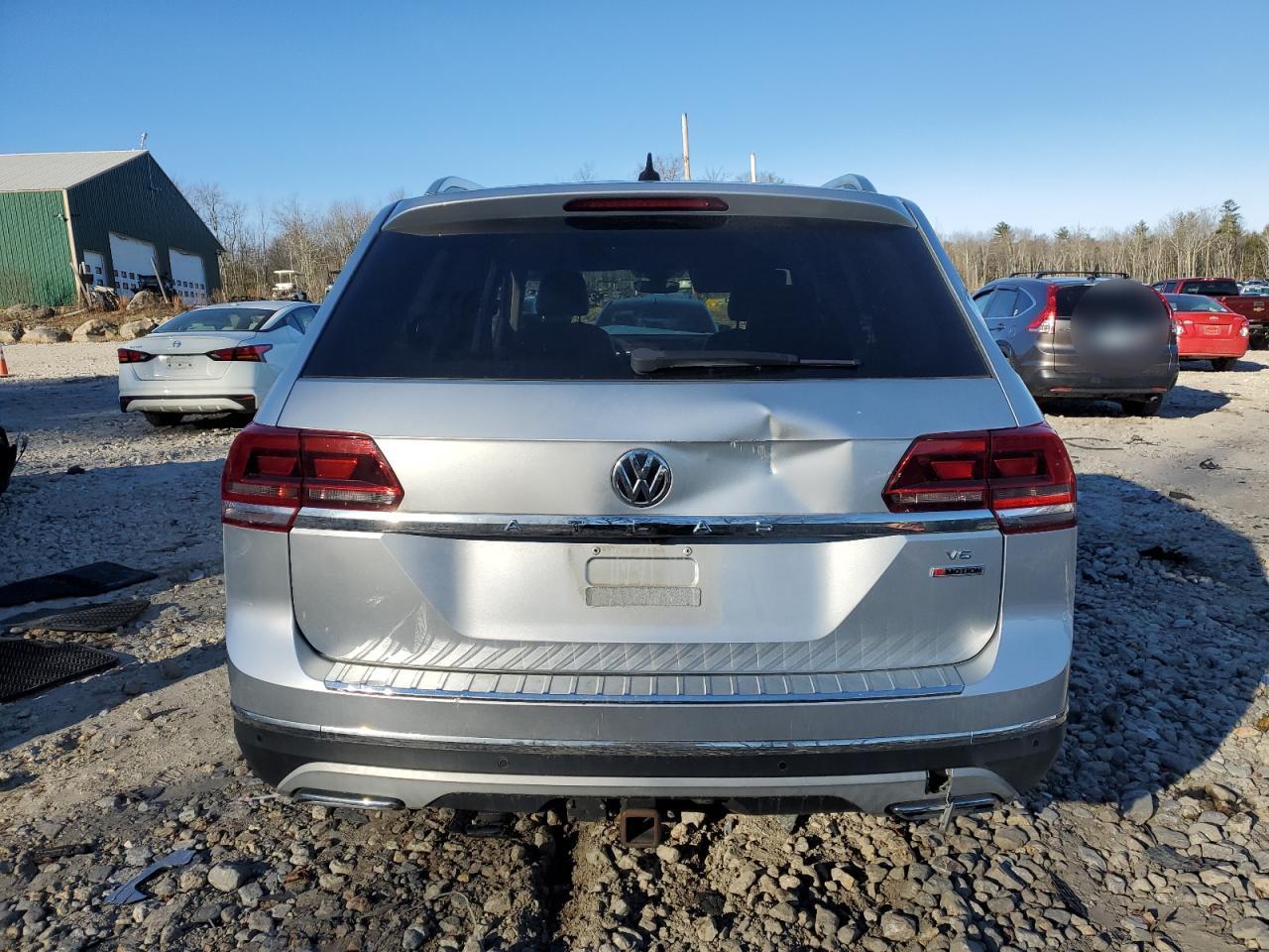 2018 Volkswagen Atlas VIN 1V2MR2CA4JC559363 Copart auction photo, front end / side damage thumbnail 6
