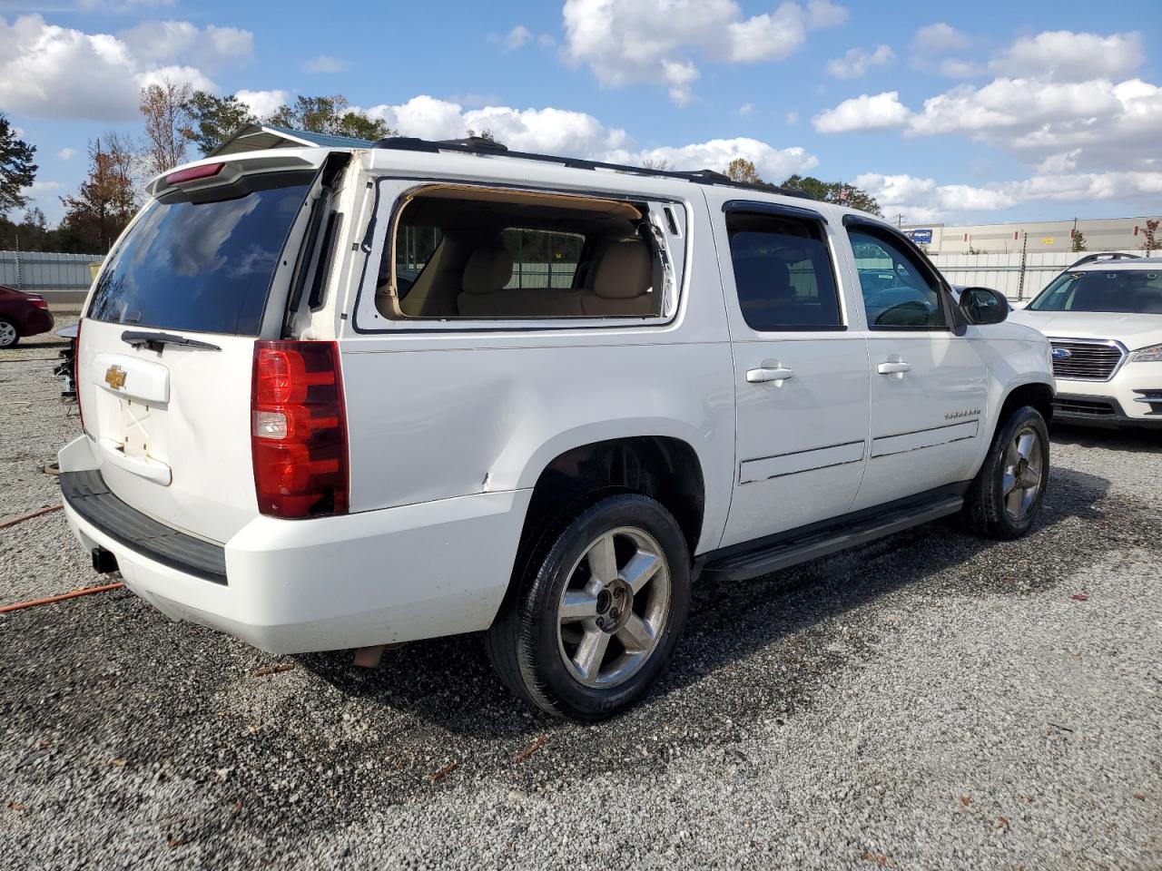 2013 Chevrolet Suburban VIN 1GNSCHE04DR151942 Copart auction photo, front end damage thumbnail 3