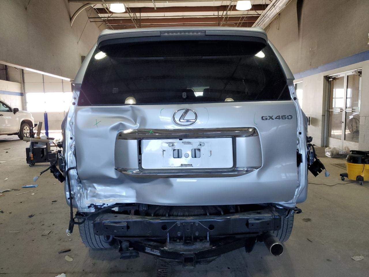 2015 Lexus GX VIN JTJJM7FX7F5113992 Copart auction photo, rear end / minor dent/scratches damage thumbnail 6