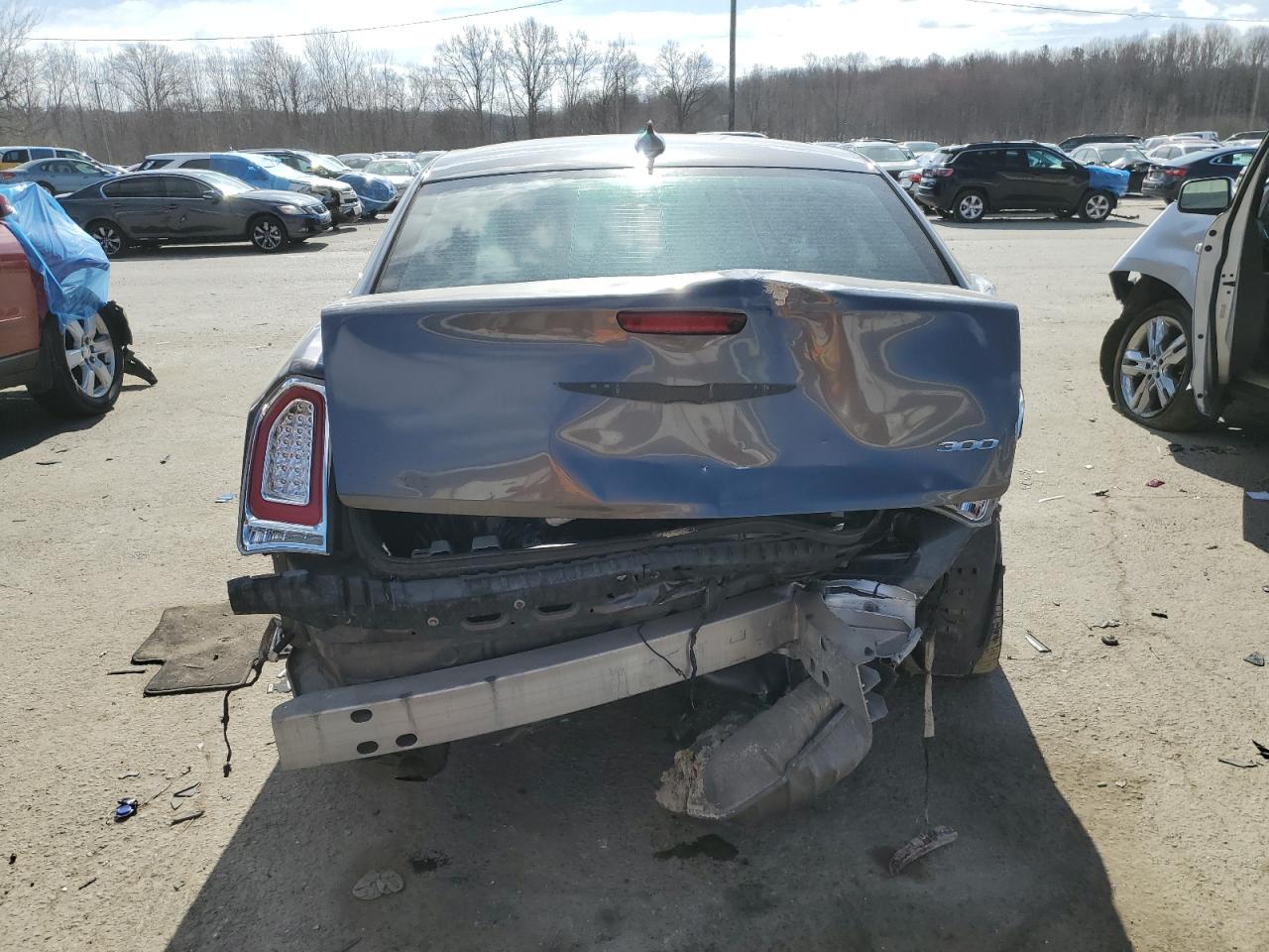 2015 Chrysler 300 VIN 2C3CCAAGXFH877013 Copart auction photo, rear end / front end damage thumbnail 6