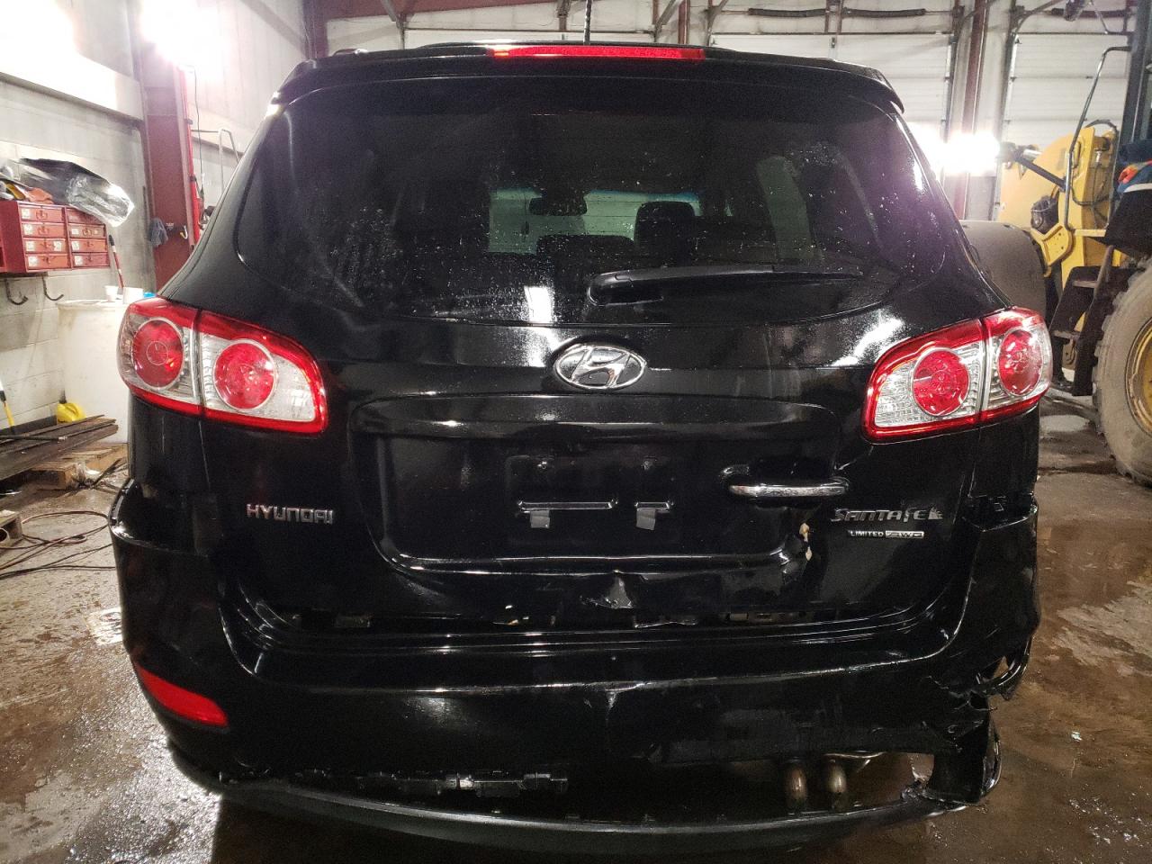 2011 Hyundai Santa Fe VIN 5XYZKDAGXBG045433 Copart auction photo, rear end / minor dent/scratches damage thumbnail 6