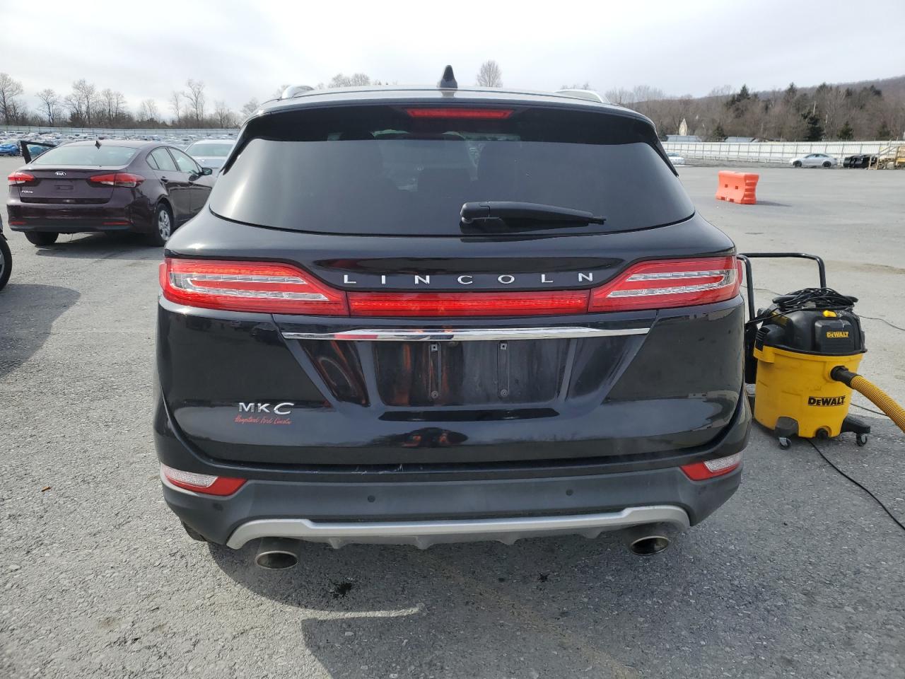 2019 Lincoln MKC VIN 5LMCJ3D95KUL49891 Copart auction photo, front end damage thumbnail 6