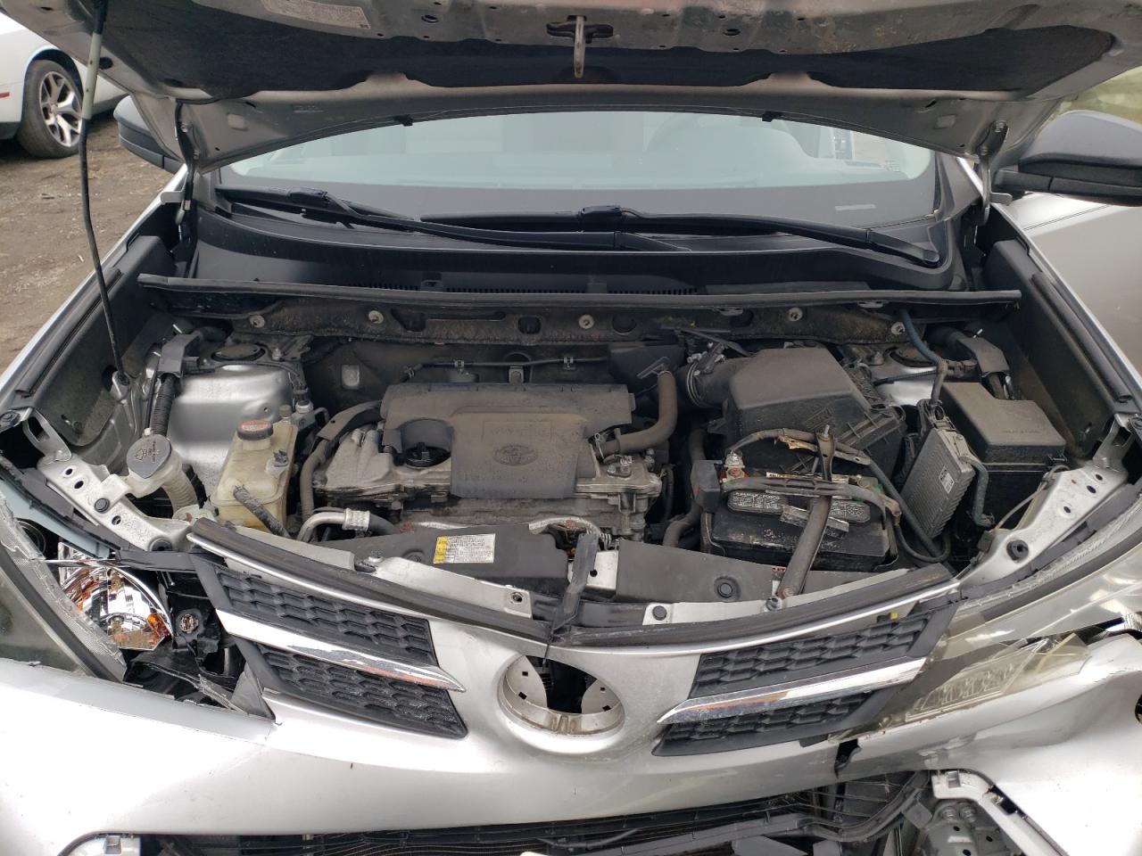 2015 Toyota RAV 4 VIN JTMBFREV5FJ046748 Copart auction photo, front end / minor dent/scratches damage thumbnail 12