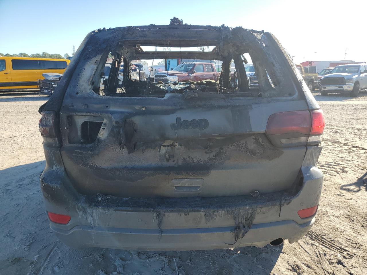 2020 Jeep Grand Cherokee VIN 1C4RJEAG4LC403169 Copart auction photo, burn - interior damage thumbnail 6