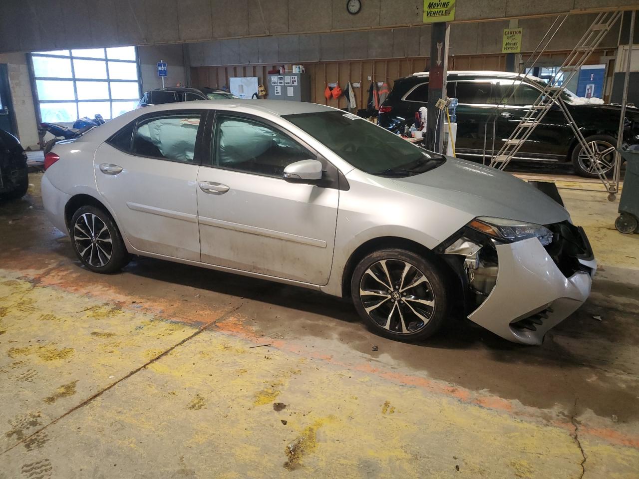 2018 Toyota Corolla VIN 2T1BURHE1JC108619 Copart auction photo, front end / side damage thumbnail 4
