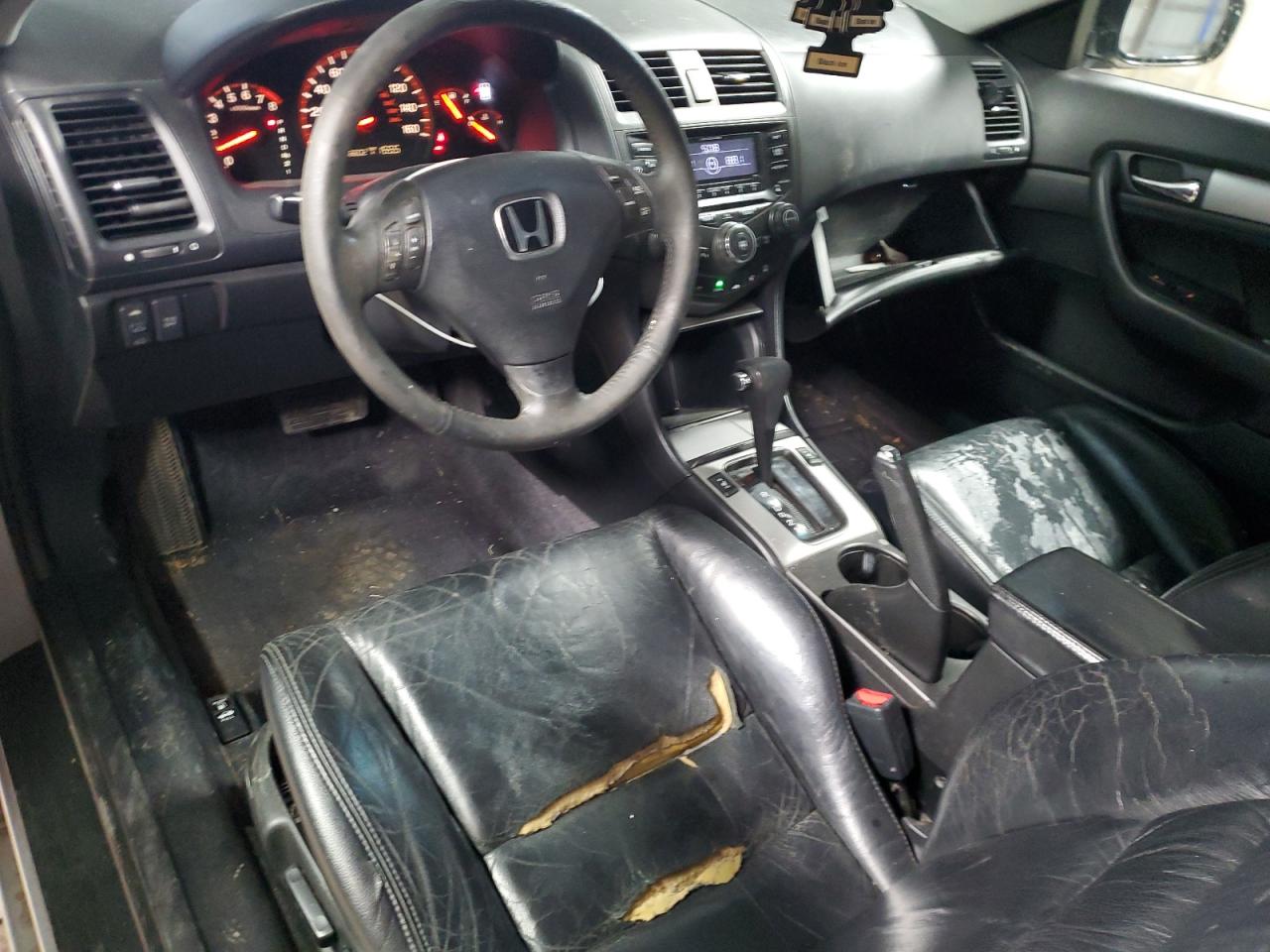 2003 Honda Accord VIN 1HGCM82613A030237 Copart auction photo, side / minor dent/scratches damage thumbnail 8