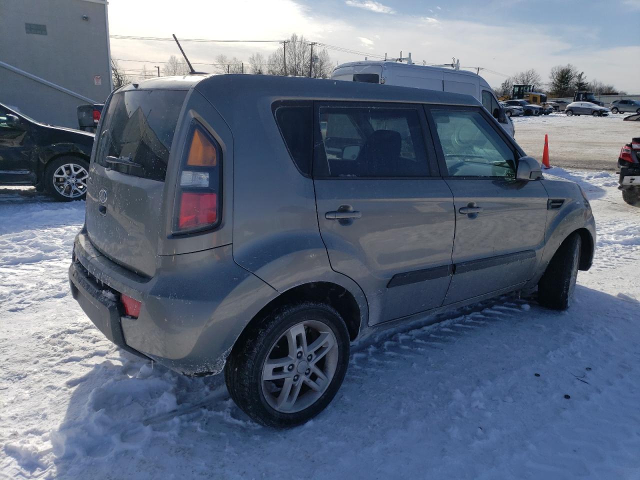 2011 KIA Soul VIN KNDJT2A2XB7254705 Copart auction photo, side / front end damage thumbnail 3