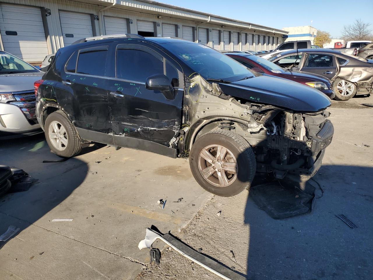 2018 Chevrolet Trax VIN 3GNCJLSB3JL333590 Copart auction photo, front end / side damage thumbnail 4