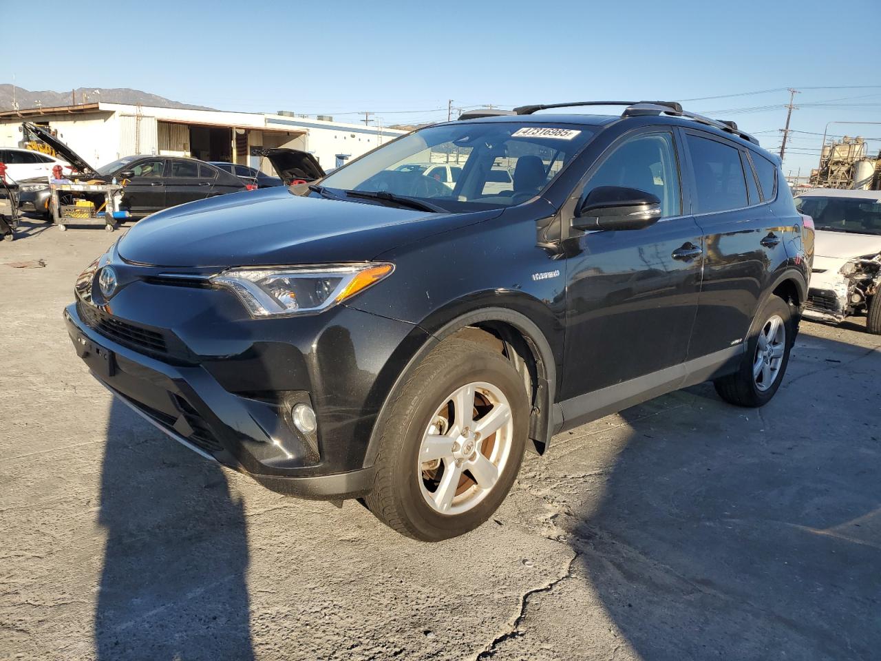 2018 Toyota RAV 4 VIN JTMRJREV3JD230459