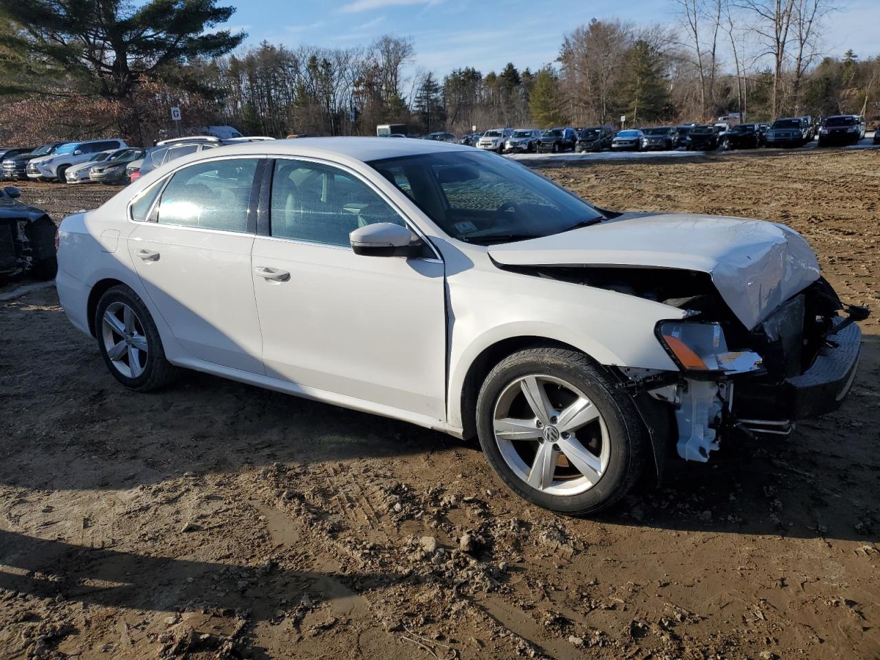 2015 Volkswagen Passat VIN 1VWAT7A33FC081836 Copart auction photo, front end damage thumbnail 4