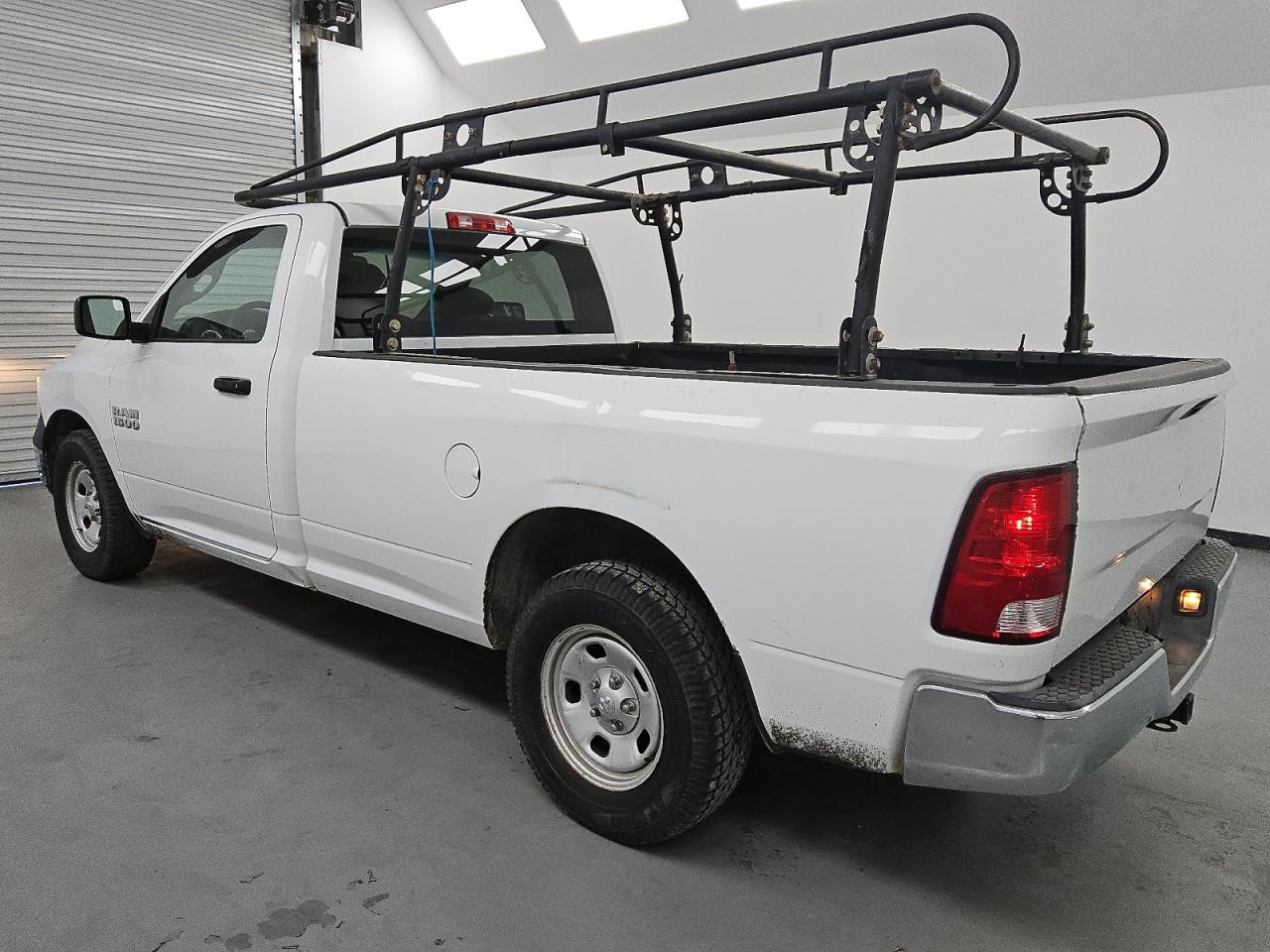 2015 RAM 1500 VIN 3C6JR6DGXFG687360 Copart auction photo, minor dent/scratches damage thumbnail 2