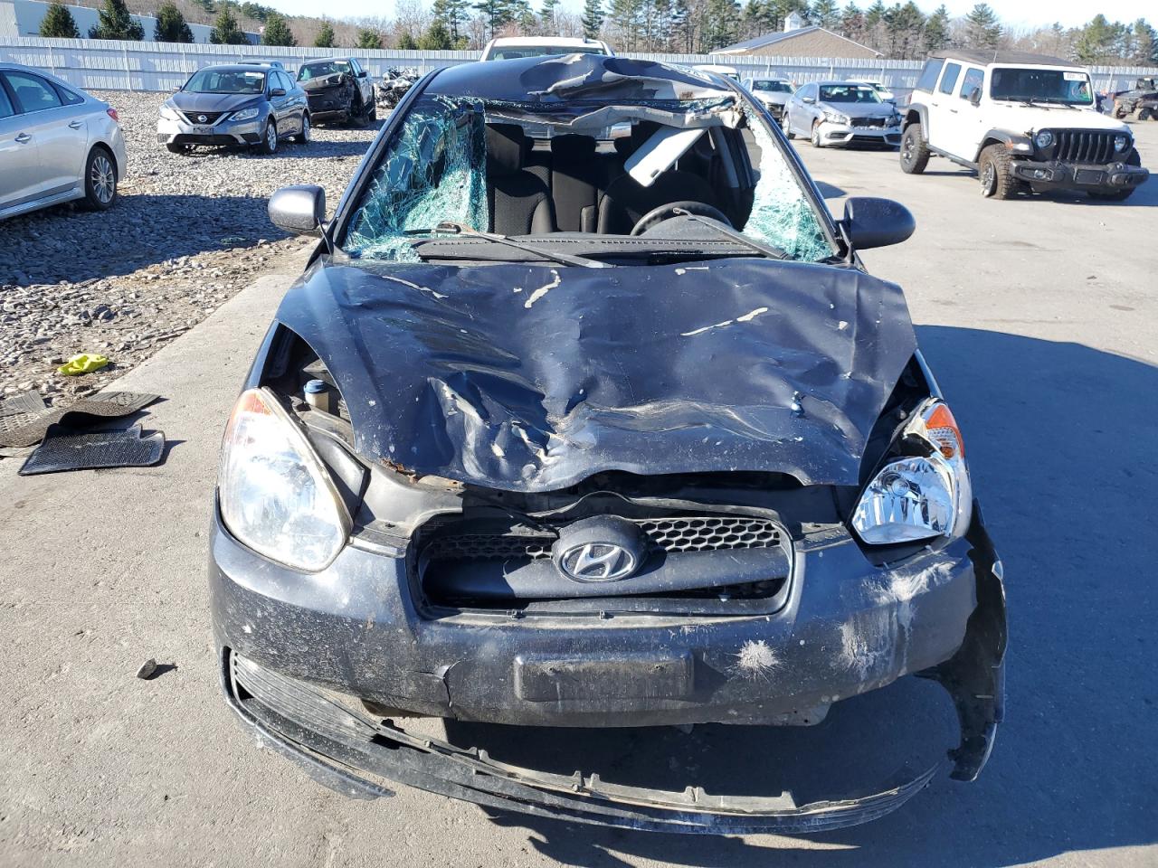 2011 Hyundai Accent VIN KMHCM3AC0BU192880 Copart auction photo, front end / top/roof damage thumbnail 5