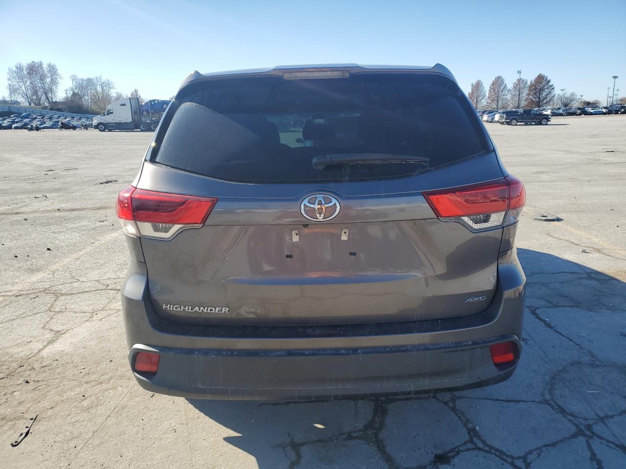 2017 Toyota Highlander VIN 5TDBZRFH0HS419247 Copart auction photo, front end damage thumbnail 6